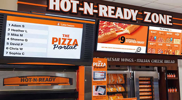 Jarochos recién casados celebran en pizzería su unión