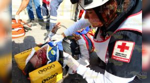 ¡Vive de milagro! moticlista lesionado en la 20 de noviembre
