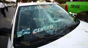 Mujer arrollada por un taxi sobre el bulevar Adolfo Ruiz Cortines