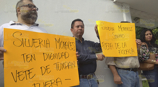 Litigantes de Tuxpan y la región norte, quieren fuera a la fiscal Litigantes de Tuxpan y la región norte, quieren fuera a la fiscal