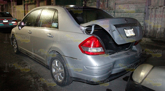 Taxista se duerme al volante