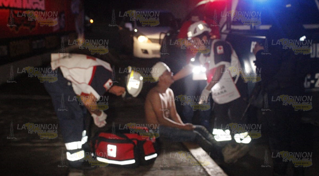 Se habré el cráneo al rebotar con una barda