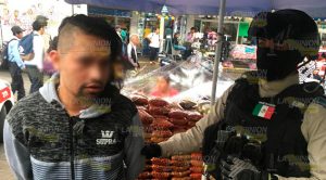 A cachetadas y de las greñas detienen ratero en Poza Rica