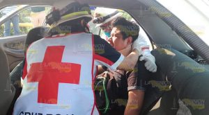 Accidente entre camioneta y taxi, dos heridos en Tuxpan Accidente entre camioneta y taxi, dos heridos en Tuxpan