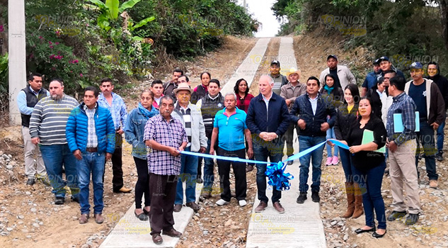 Alcalde inaugura rampas en Álamo Alcalde inaugura rampas en Álamo