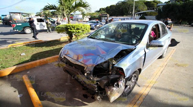 Aseguran a conductor que se dio a la fuga tras chocar en la carretera Poza Rica–Tihuatlán