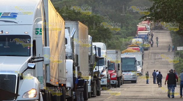 Brutal encontronazo deja una persona lesionada en el km 20 + 800 del tramo carretero Álamo-Tihuatlán