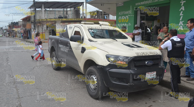 Vendedora de antojitos fue embestida por camioneta en Tlapacoyan