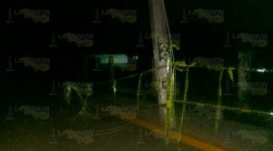 Camión reventó cables y dejó sin luz a la localidad Úrsulo Galván Camión reventó cables y dejó sin luz a la localidad Úrsulo Galván