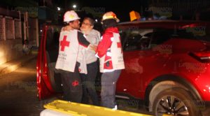 Choca contra dos autos estacionados, dos lesionados Choca contra dos autos estacionados, dos lesionados