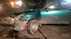 Mujer lesionada en choque entre taxi y particular Mujer lesionada en choque entre taxi y particular