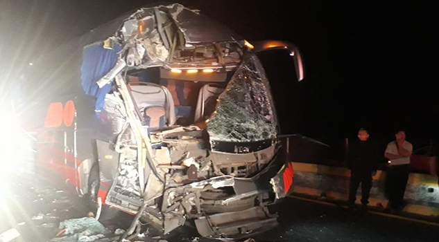 Accidente entre 2 camiones de pasajeros deja 10 lesionados en Veracruz