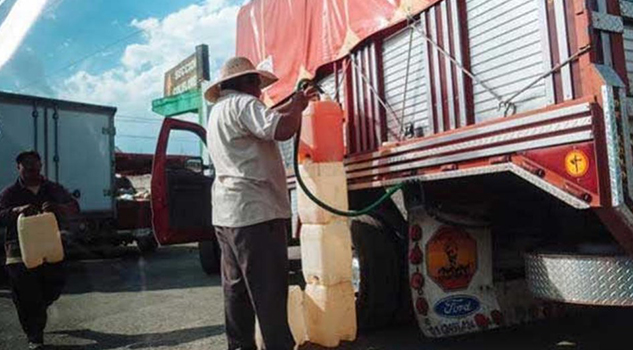 La PGR sabía desde 2012 de colusión de funcionarios en 'huachicoleo'
