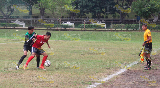 Halcones UV se impone de visita