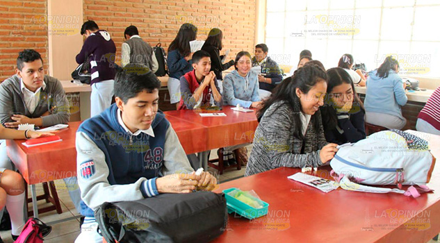 Implementan estrategias para evitar deserción escolar en nivel medio superior Implementan estrategias para evitar deserción escolar en nivel medio superior