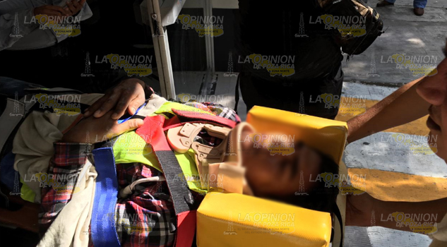 Joven obrero se lesiona al sufrir aparatosa caída en su trabajo
