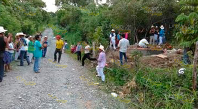 Latente contaminación manantial que corre hacia la Sierra del Totonacapan Latente contaminación manantial que corre hacia la Sierra del Totonacapan