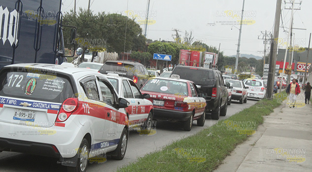 Lento tránsito a Coatzintla Lento tránsito a Coatzintla