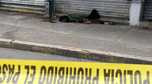 Muere en el olvido en la central de autobuses de Poza Rica Muere en el olvido en la central de autobuses de Poza Rica