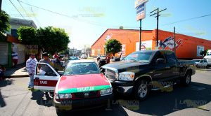Mujeres heridas en fuerte choque en la colonia 27 de Septiembre