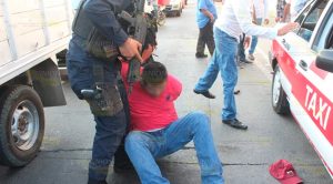 Presunto ladrón intenta huir y se lesiona con su propia arma Presunto ladrón intenta huir y se lesiona con su propia arma