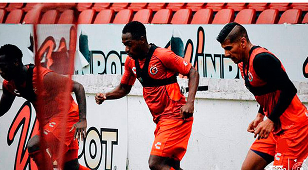 Salcido ya trabajó con los Tiburones Salcido ya trabajó con los Tiburones