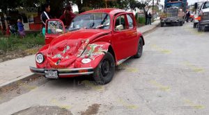 Se impacta contra pipa de gas por no guardar su distancia Se impacta contra pipa de gas por no guardar su distancia