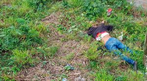Hallan cadáver de presunto ladrón debajo de un puente en la Parcela 14 Sigue la robadera, ahora le tocó a un depósito