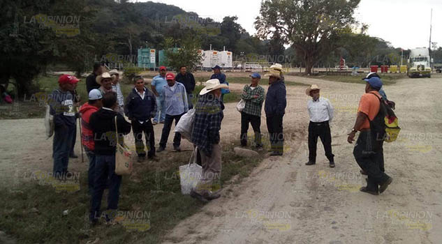 Bloquean acceso a pozos petroleros en Tihuatlán