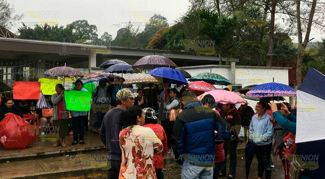 Latente el conflicto en Mequetla por falta de director de secundaria Latente el conflicto en Mequetla por falta de director de secundaria