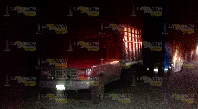 Elementos de SP aseguraron camioneta con bidones en Lázaro Cárdenas Elementos de SP aseguraron camioneta con bidones en Lázaro Cárdenas