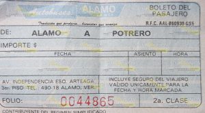 Sin seguro para viajeros, entregan boletos antiquísimos en Tihuatlán