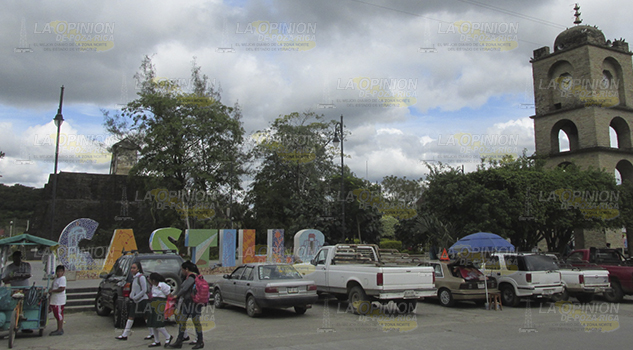 Rezagados en servicios básicos en Castillo De Teayo