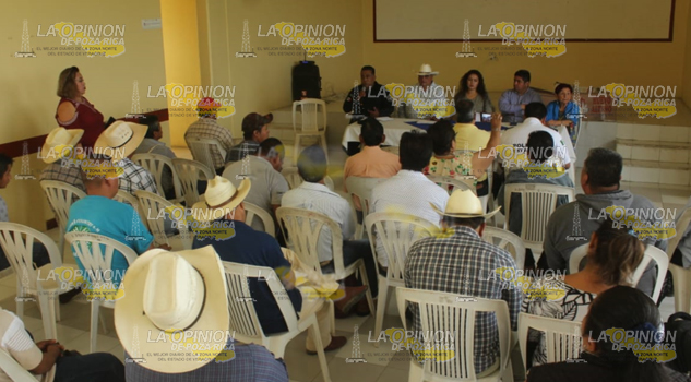 Agentes y sub-agentes municipales, en reunión con el delegado de seguridad pública señalan focos rojos