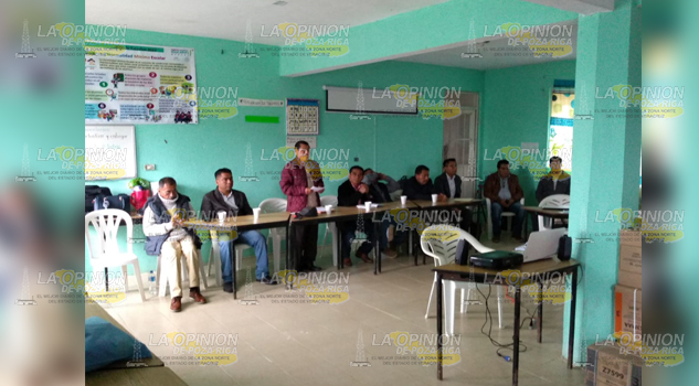 Director de educación indígena de Xalapa, nombra supervisor en Espinal