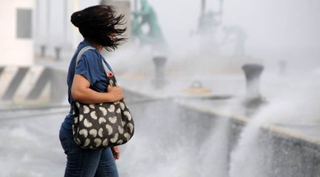 Rachas de casi 98 kilómetros por hora se registran esta tarde en Veracruz: Meteorológico de Apiver