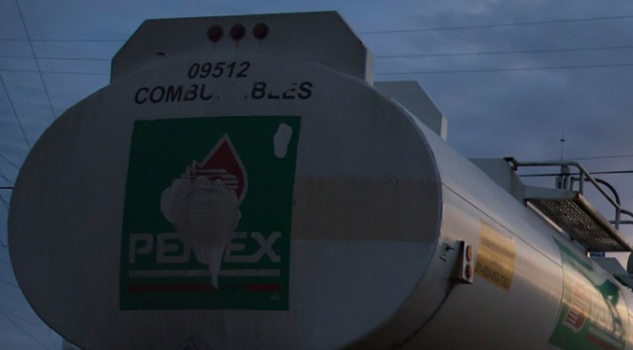 Veracruz manda 100 pipas con gasolina al centro del país