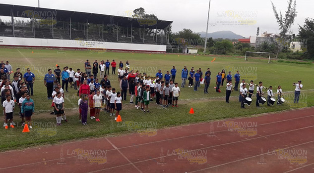 Destacan niños de la primaria Juan de la Luz Enríquez de Coxquihui, en torneo nivel zonal celebrado en Poza Rica