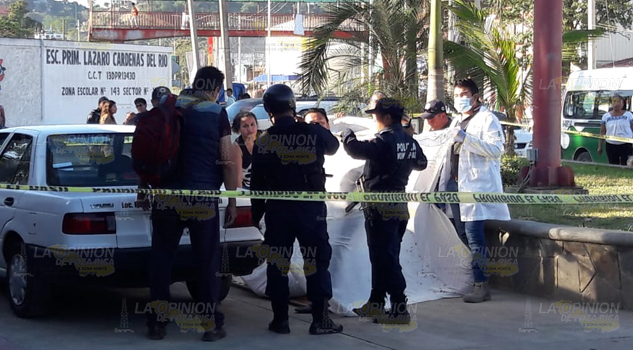 Joven mujer fallece abordo de un taxi
