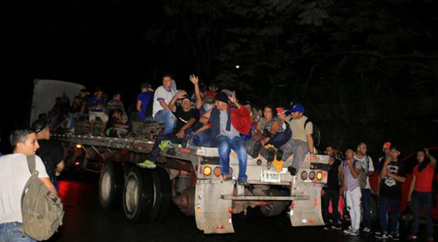 Más de 600 hondureños inician una nueva caravana hacia EE.UU.