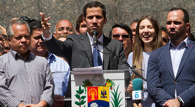 Guaidó llama a la movilización permanente y busca el apoyo militar