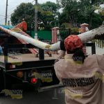 ¡Destroza su auto contra un poste en Tuxpan!