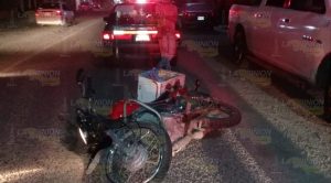Por estacionarse en sentido contrario atropella a motociclista