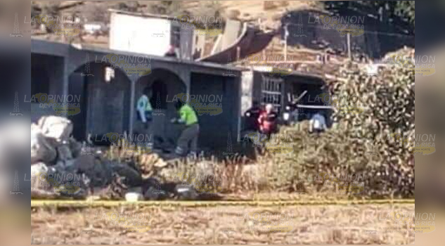 Estalla camión "Huachivolteo" en Zacapoaxtla y mueren dos posibles huachicoleros de la Sierra del Totonacapan, uno ya fue identificado