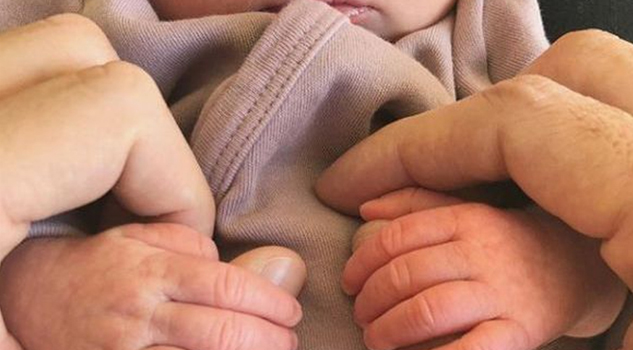 Ricky Martin se convierte en padre de una niña