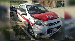 ¡Estrella taxi en un poste! en Tuxpan