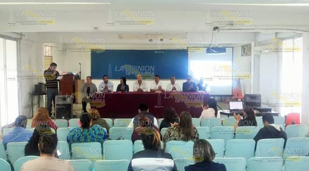 Capacitan a directores de la zona 066