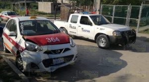 ¡Estrella taxi en un poste! en Tuxpan