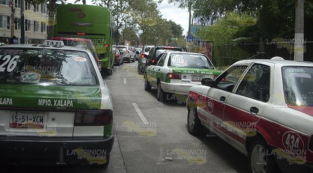 Taxistas demandan aumentar tarifas en Xalapa
