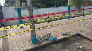 ¡A punto de derrumbarse otra escuela peligrosa en Tuxpan! ¡A punto de derrumbarse otra escuela peligrosa en Tuxpan!
